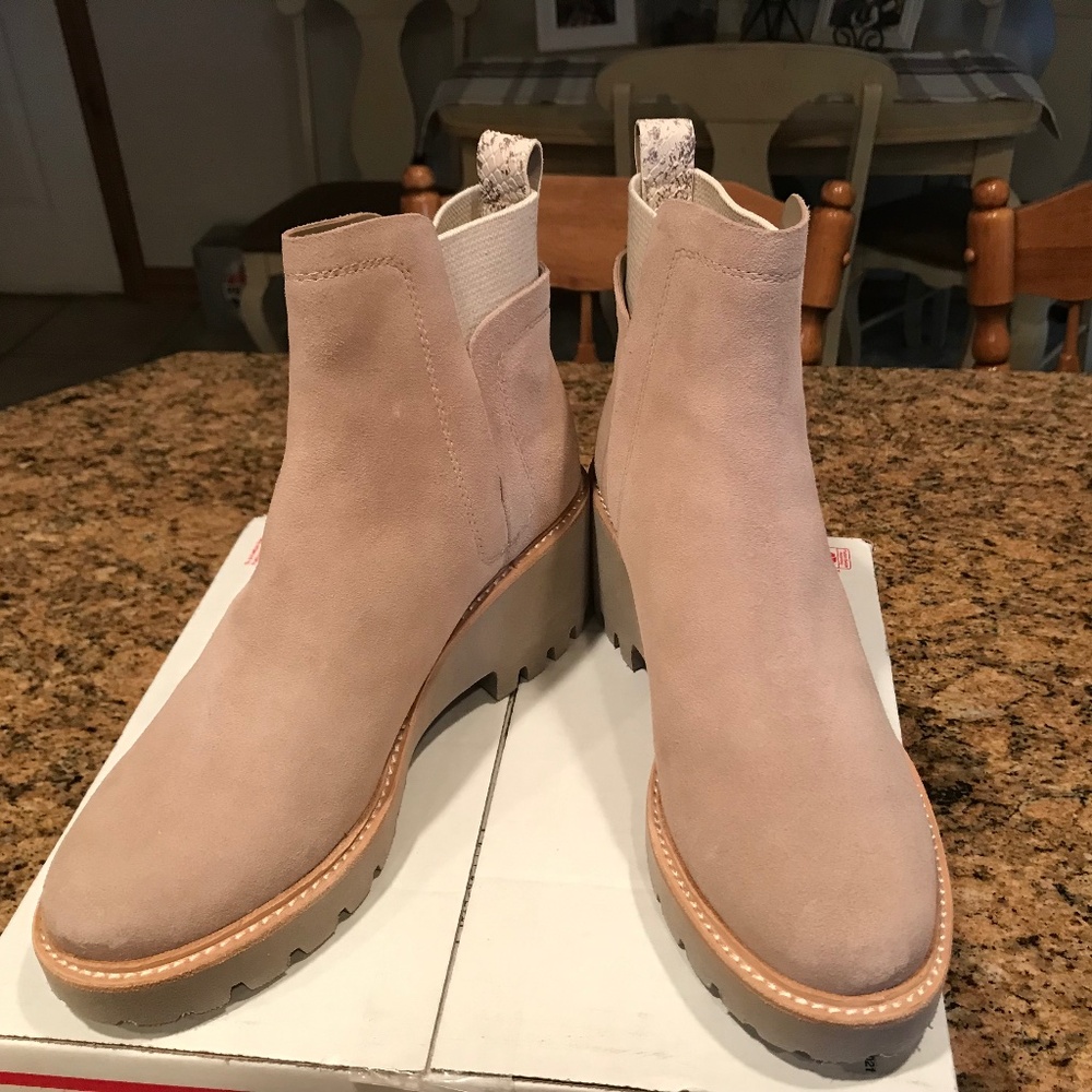 Dolce Vita Huey H2O Booties Dune Suede Boot Booties Size 8 1/2